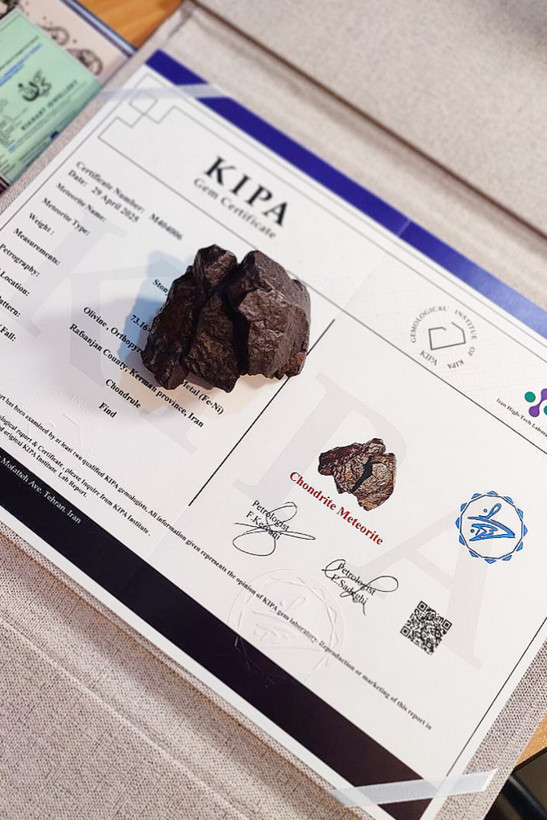 h4_chondrite_meteorite_jewelry_starkian<kivora.jpg